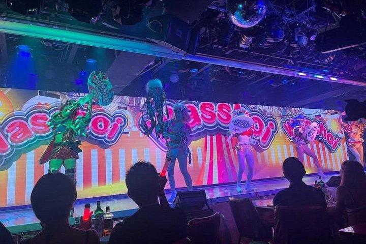 Entrada para el Show Samurai con 2 Bebidas + Set de Matcha : SHINJUKU *Edades 18 +