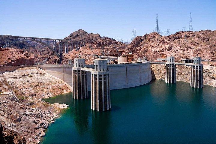フーバーダム上から下へのツアー—ダムウォーク、発電所＆川フロート