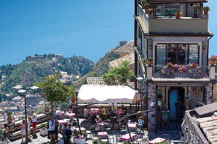Tour ETNA-TAORMINA-ISOLA BELLA