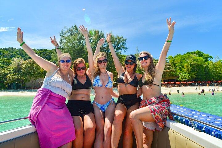 El mejor tour de snorkel en las islas Phuket 3 en lancha motora