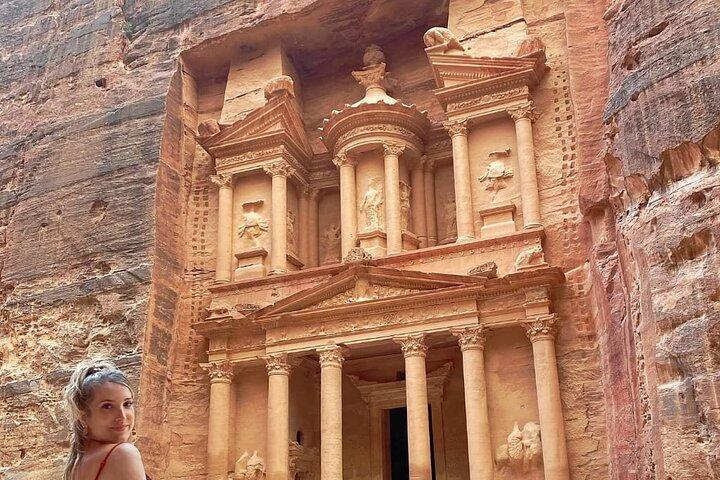 Excursão guiada privada de Petra e Wadi Rum