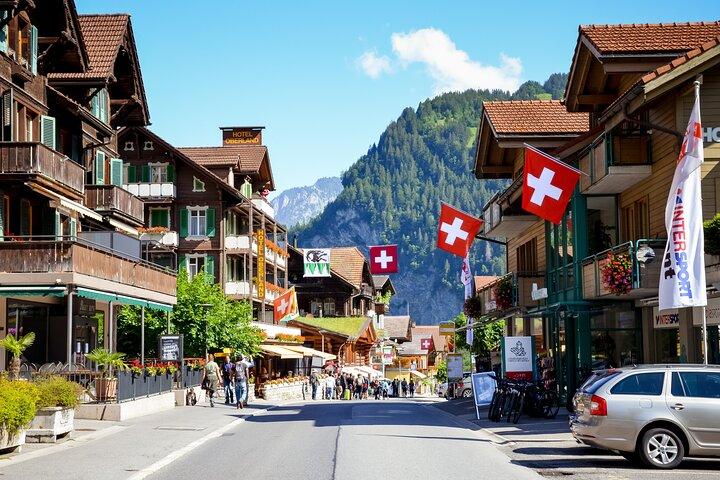 Lauterbrunnen-Mürren: Swiss Alps Small Group Tour from Bern
