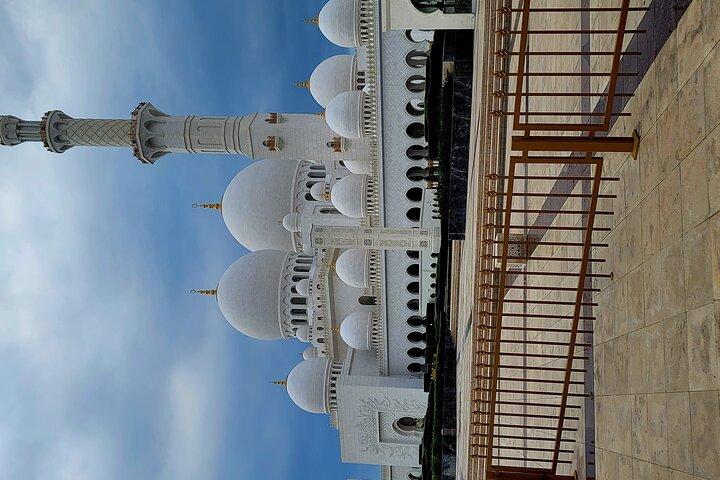 Sheikh Zayed Grand Mosque Tour From Dubai