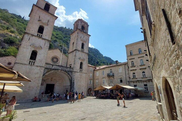 Private Montenegro & Boka Bay Tour – Kostümierbare Abenteuer!