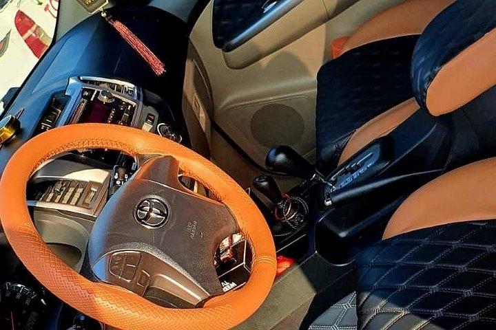ドバイまたはアブ・ダビで運転手付き終日専用車