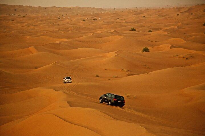 Dubai Desert Safari Camel Ride en ATV Bike met BBQ Diner