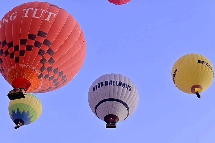 ヘルカバダ発、プライベート・ルクソール熱気球・渓谷の王ツアー