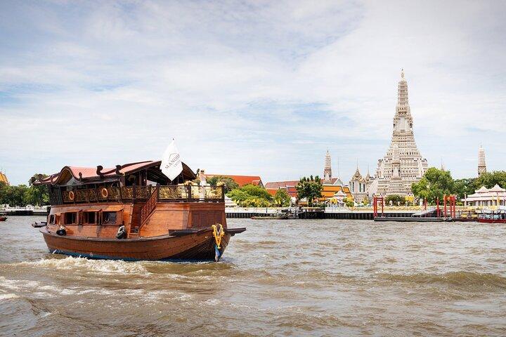 Bangkok Manohra Cruise Jantar ao pôr do sol no Rio Chao Phraya