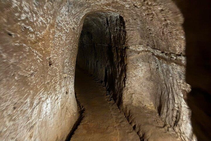 Tour di mezza giornata in DMZ con auto privata ai tunnel di Vinh Moc