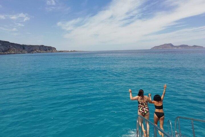 Mini cruise to discover the beauty of Favignana and Levanzo.