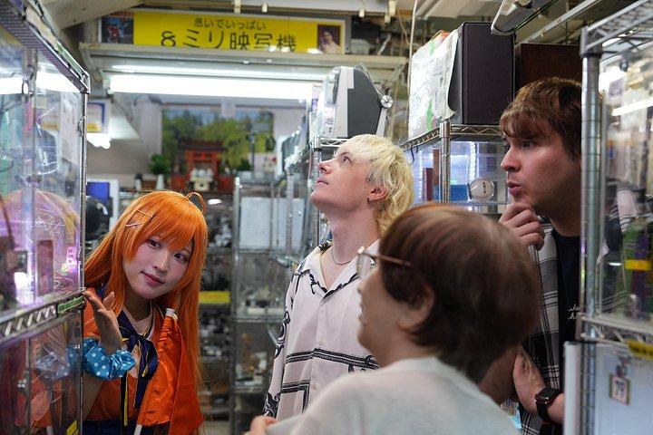 ガイドとコスプレイヤーで秋葉原サブカルチャーを探訪
