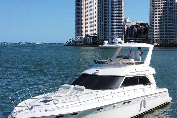 Private Luxus Yacht Kreuzfahrt in Miami Beach und Biscayne Bay
