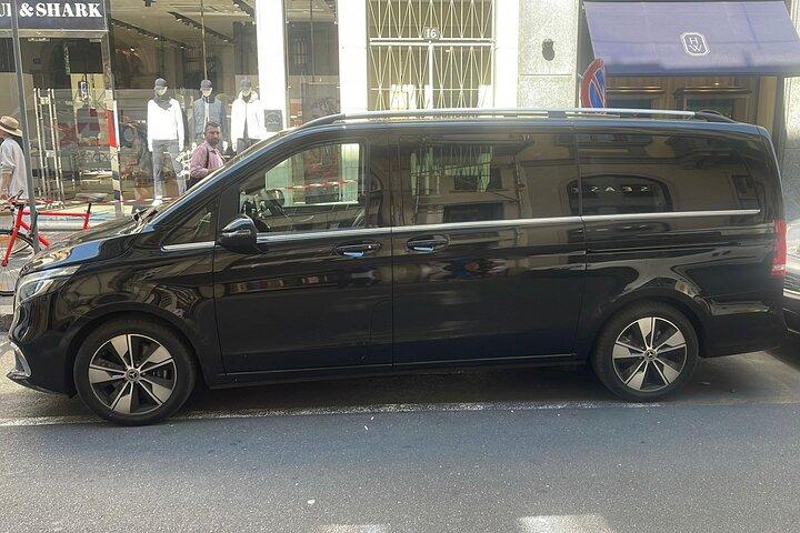 Transfer van de luchthaven LINATE naar het hotel Milaan-Stad per minibus