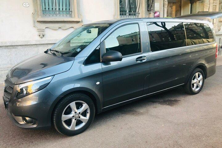 Transfer van de luchthaven LINATE naar het hotel Milaan-Stad per minibus