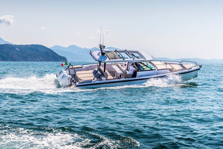 Excursión privada en barco desde Atenas a Egina y Moni Island