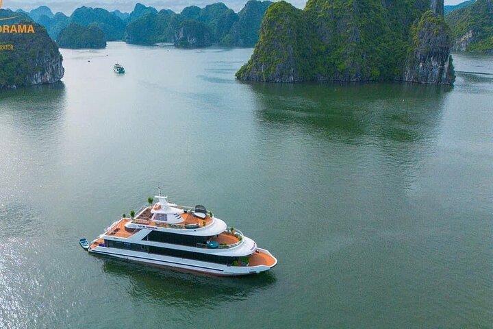 D'Charme Day Cruise Ontdek het adembenemende uitzicht op Lan Ha Bay