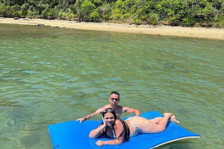 Tour privato in lancia per le belle spiagge e le isole di Búzios