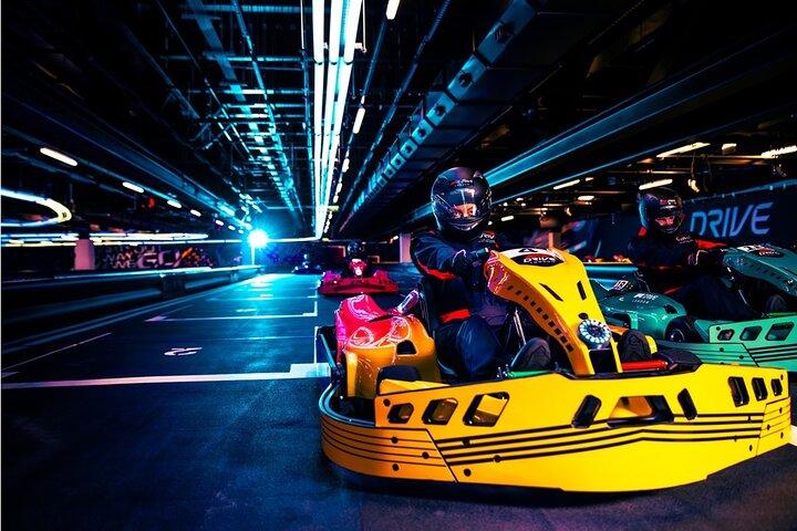 ロンドン: F1® DRIVE - F1®公式カート体験
