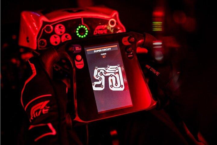 ロンドン: F1® DRIVE - F1®公式カート体験