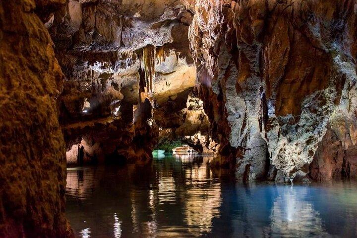 Visit to the Sant Josep Caves
