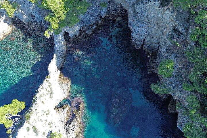 Grotta blu/verde - Spiaggia di sabbia