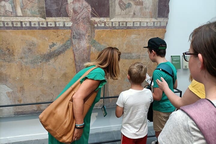 Skip the Line Pompeii Guided Tour For Kids and Families by Maria