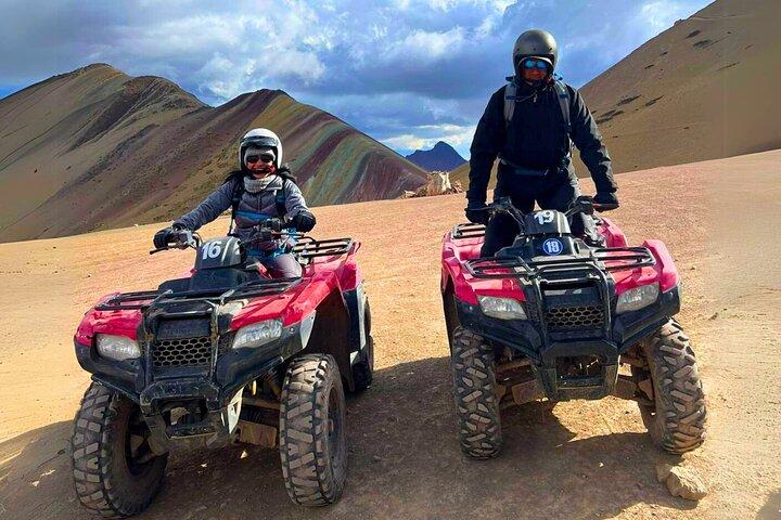 Tour guidato completo di Rainbow Mountain ATV