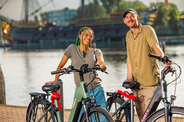 Amsterdam: E-Bike Sightseeing Tour