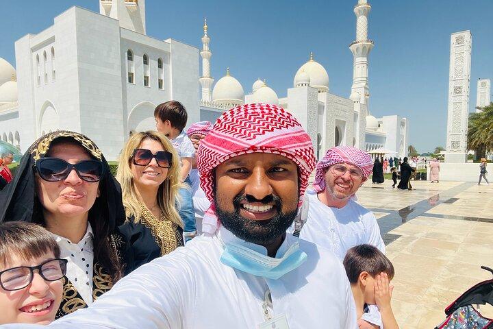 Eintritt in die Große Moschee der Emirate