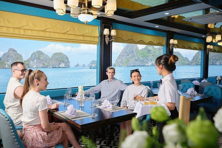 5-Sterne Halong Sealion Cruise mit Jacuzzi, Buffet, Shuttlebus