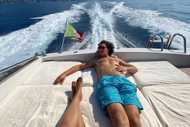Escursione in barca privata da Napoli a Ischia