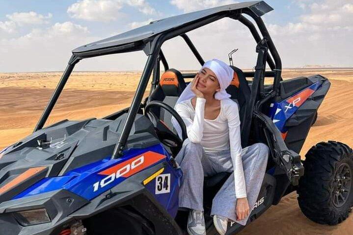 Professionelle Buggy-Selbstfahrt mit Wüstensafari und Kamelfahrt