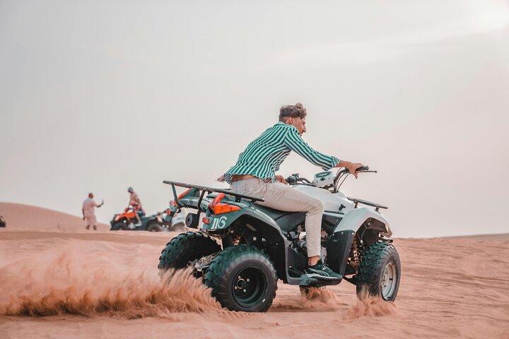 ドバイクワッドバイクサファリ（ラクダ乗りと絶景砂丘フォトストップ付き）