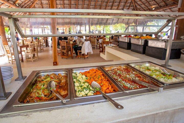 カタマラン島、オープンバー、ランチ、ビーチクラブ