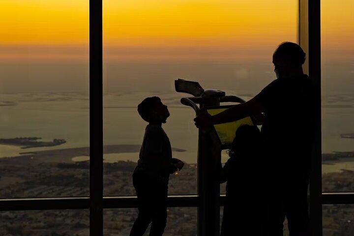 Burj Khalifa At The Top Sunrise tour inclusief ochtendtraktatie