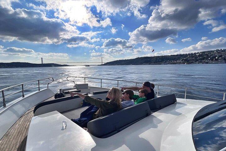 Istanbul Lyx Bosporen Yacht Cruise med asiatiska sidostopp