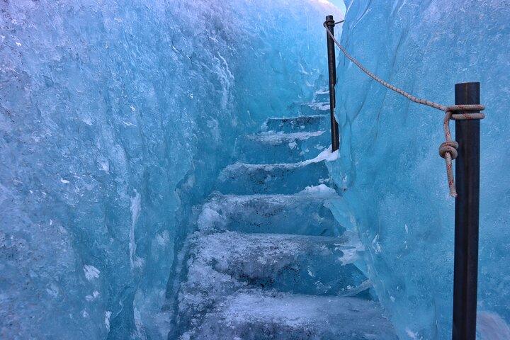 Exploración de la cueva de hielo azul desde Jökulsárlón (tour para grupos pequeños)