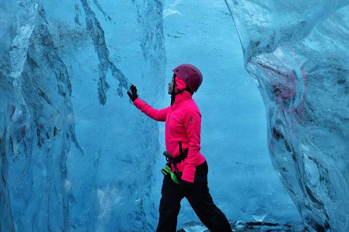 Exploración de la cueva de hielo azul desde Jökulsárlón (tour para grupos pequeños)