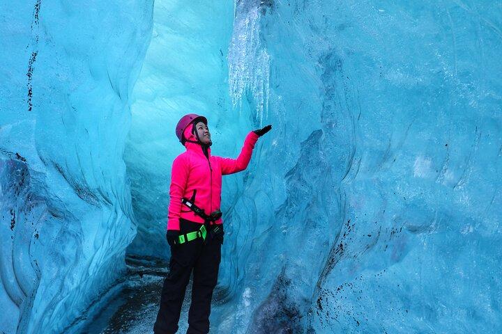 Exploración de la cueva de hielo azul desde Jökulsárlón (tour para grupos pequeños)