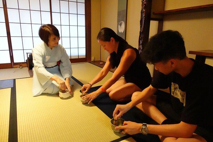 京都の町家で茶道体験