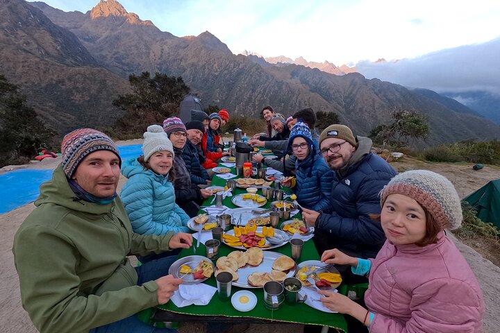 Inca Trail 4-Day Trek to Machu Picchu – Return by Vistadome Train
