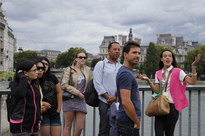 Paris Trendy Marais away from the crowds, Mansions and Fashion