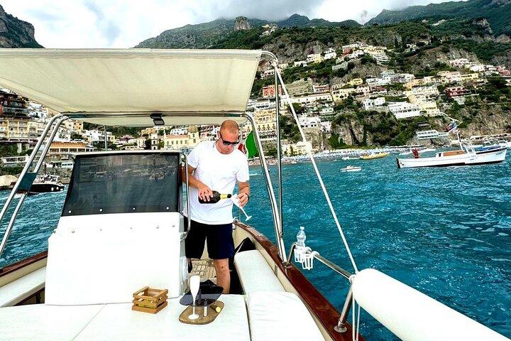 ポジターノ、プライアーノまたはアマルフィからのプライベートアマルフィ海岸ボート旅行