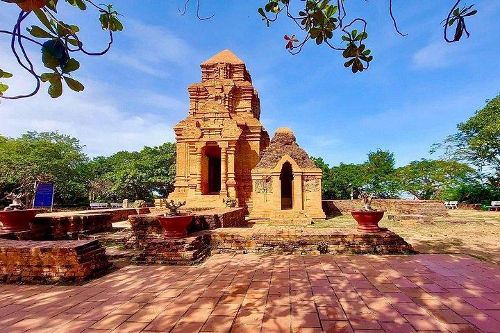 Mui Ne/Phan Thiet: Ta Cu Mountain & Lying Buddha with Cable Car