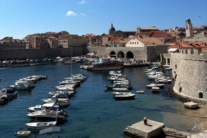 Tour a pie por el casco antiguo de Dubrovnik – Experiencia local