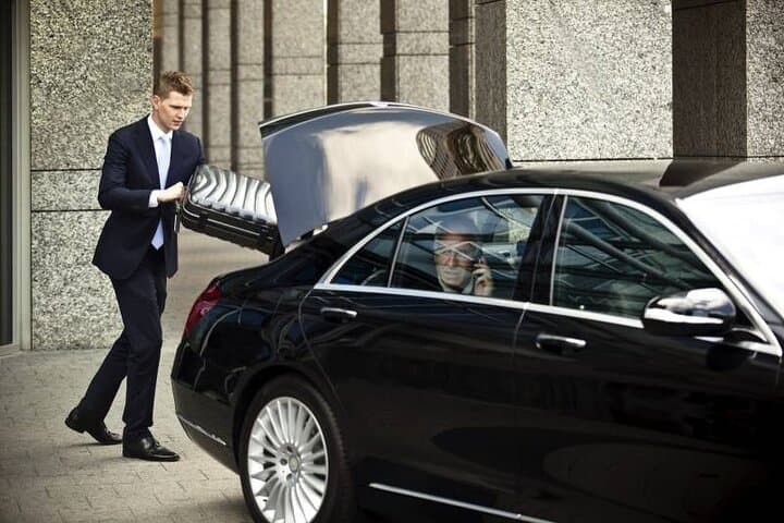 Private Arrival Transfer: Paris Train Station to Hotel