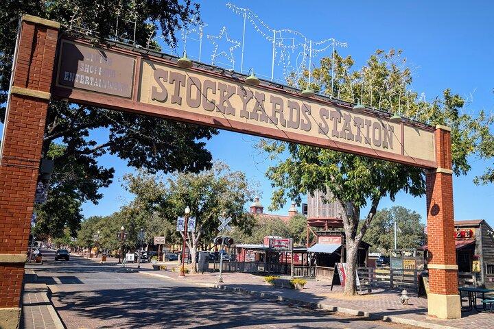 Fort Worth Stockyards Scavenger Hunt Walking Tour and Game