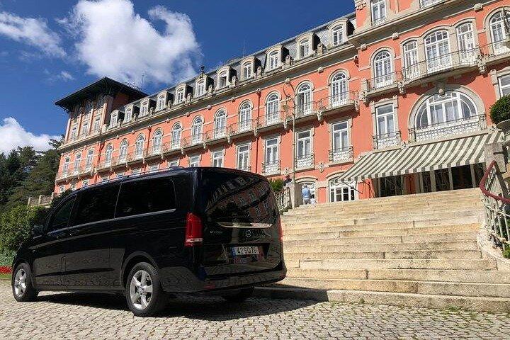 Transfer privato da Lisbona a Porto con due soste turistiche