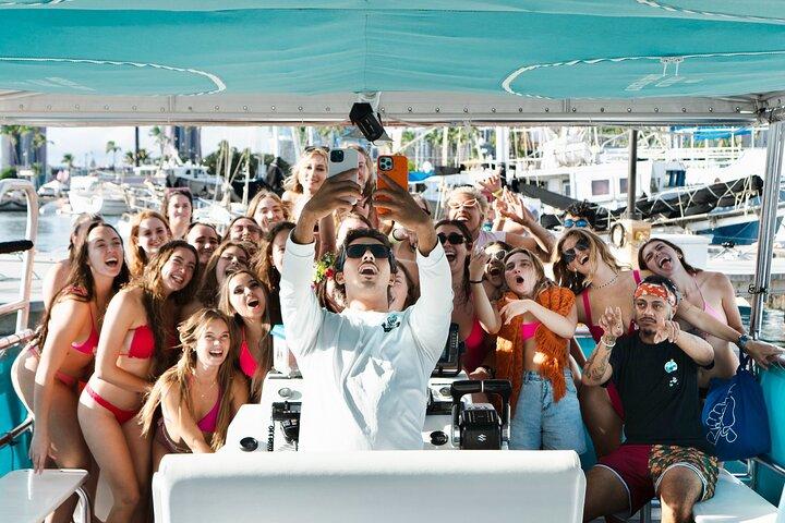 Cruzeiro de dança para festa pública na parte inferior do biquíni + DJ AO VIVO