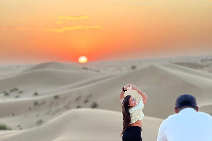 Gedeelde Abu Dhabi Adventure Tour / zonsopgangssafari, Dune bashing